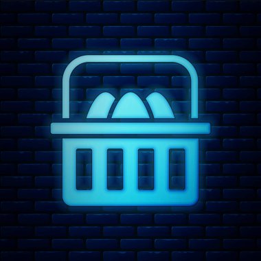 Duvarda izole edilmiş paskalya yumurtası ikonu olan parlak neon sepet. Mutlu Paskalyalar. Vektör İllüstrasyonu