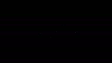 Siyah zemin üzerinde geri dönüşüm sembolü simgesi olan beyaz çizgi pili. Geri dönüşüm sembollü pil - yenilenebilir enerji konsepti. 4K Video hareketli grafik canlandırması