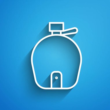 Mavi arka planda beyaz çizgi kantin su şişesi simgesi izole edildi. Turist matarası ikonu. Kampanyada bir kavanoz su kullanıldı. Uzun gölge. Vektör İllüstrasyonu
