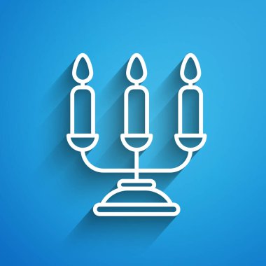 Beyaz çizgi Candelabrum, mavi arka planda üç şamdan simgesi var. Uzun gölge. Vektör İllüstrasyonu