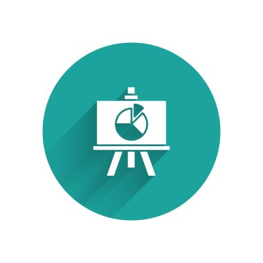 Grafik, çizelge, grafik, diyagram, bilgi tablosu ve uzun gölgeli turta grafik simgesi içeren beyaz sunum tahtası. Yeşil daire düğmesi. Vektör İllüstrasyonu