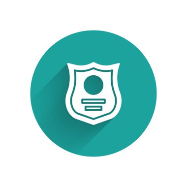 Beyaz Polis rozet ikonu uzun gölgeli izole edilmiş. Şerif rozeti. Yeşil daire düğmesi. Vektör İllüstrasyonu