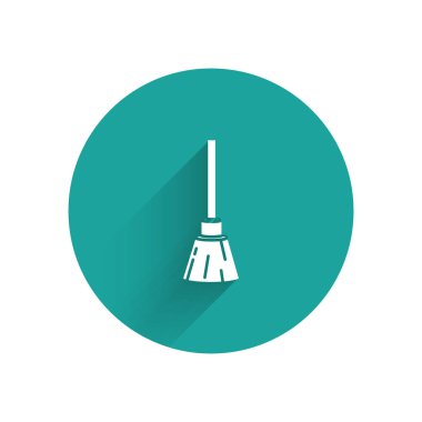 Beyaz Cadılar uzun gölgeli süpürge ikonu. Mutlu Cadılar Bayramı Partisi. Yeşil daire düğmesi. Vektör İllüstrasyonu