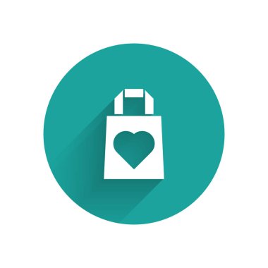 Uzun gölgeli, kalp ikonlu beyaz alışveriş torbası. 8 Mart. Uluslararası Mutlu Kadınlar Günü. Yeşil daire düğmesi. Vektör İllüstrasyonu