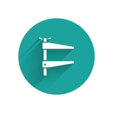 Beyaz klemp araç simgesi uzun gölgede izole edildi. Çilingir aleti. Yeşil daire düğmesi. Vektör İllüstrasyonu