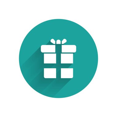 Beyaz hediye kutusu simgesi uzun gölge ile yalıtılmış. Yeşil daire düğmesi. Vektör Illustration