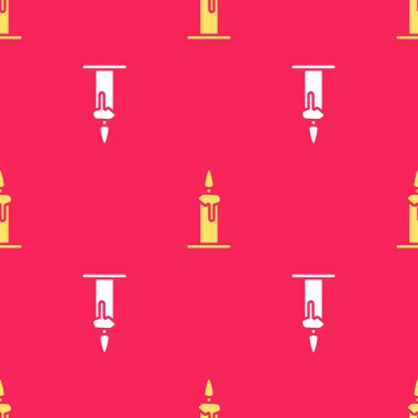 Sarı yanan mum şamdan simgesinde, kırmızı arkaplanda izole edilmiş pürüzsüz desen. Silindirik mum çubuğu ve yanan ateş. Vektör İllüstrasyonu