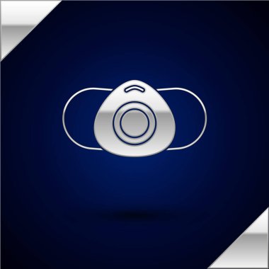 Gümüş Tıbbi Koruyucu Maske simgesi koyu mavi arka planda izole edildi. Vektör İllüstrasyonu