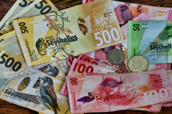 Seyşeller, 2020, banknotlar ve paralar..