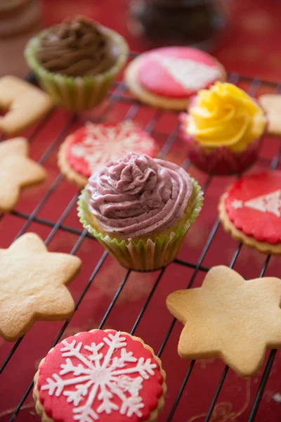 Cupcakes, bolos, doces e doces para o Natal — Fotografia de Stock