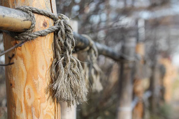 Bamboo fence with ropes in Japanese style — Stockfoto