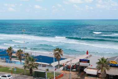 Bat Yam, İsrail - 14 Temmuz 2019. Bat Yam, İsrail 'de sahil