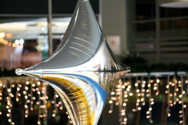 Partide helyum şişirilebilir balon.