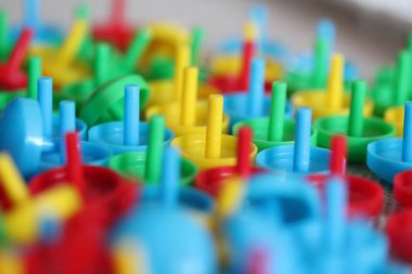 Tahta için birkaç mantar çivisi