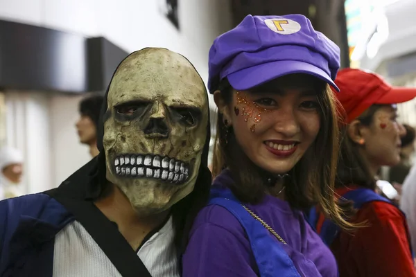 Costumed Partygoers Samlas Halloween Firandet Shibuya Den Oktober 2018 Tokyo — Stockfoto