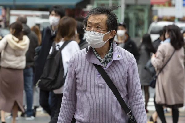 Токио Япония Февраля 2020 Года Человек Хирургической Маске Предотвратить Инфекционные — стоковое фото
