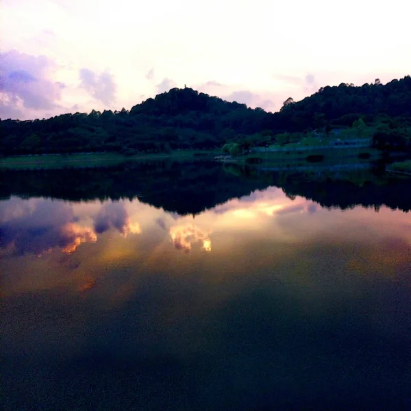 Озеро Sunset природи — стокове фото
