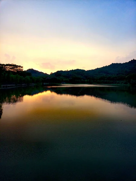 日落湖自然 — 图库照片