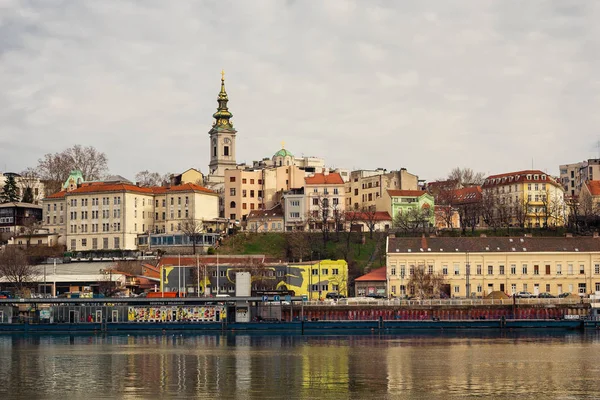 Belgrad, Sırbistan ve St. Michael Katedrali ve Sava Nehri 'nin eski kenti üzerine Panoramik manzara