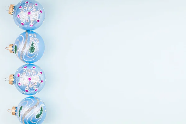 圣诞亮晶晶的花环装饰玩具，带有复制空间，用于发短信 — 图库照片