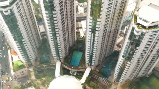 View on Road with Driving Cars and Pools near Modern Apartment in Bangkok — 비디오