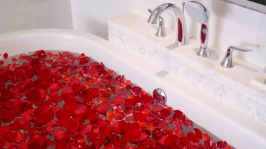 Spa için Mermer Banyo, Aromaterapi ve Sevgililer Günü için Rahatlama