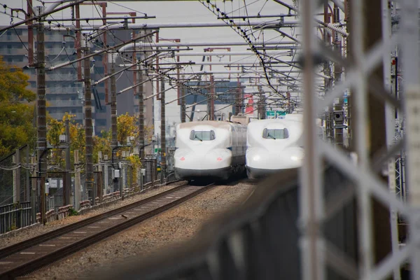 Два Пулевых Поезда Проезжают Мимо Друг Друга Модель N700Soyamazaki Kyoto — стоковое фото