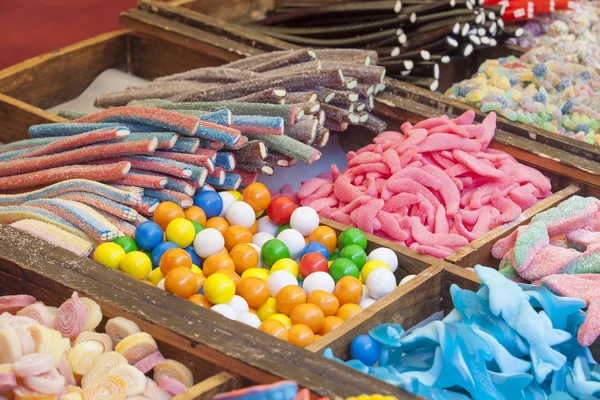 Sweets, candied and jellies at street market stall — Stock Photo, Image