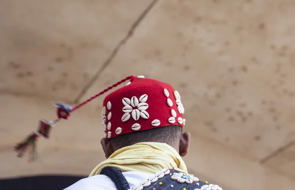 Αραβικά μουσικός γυρίζει το κορδόνι καπέλο — Φωτογραφία Αρχείου