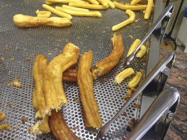 İspanyol tatlıları ve porras hizmet hazır