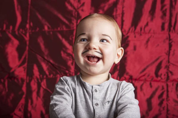 Liten pojke uppklädda för halloween-fest — Stockfoto