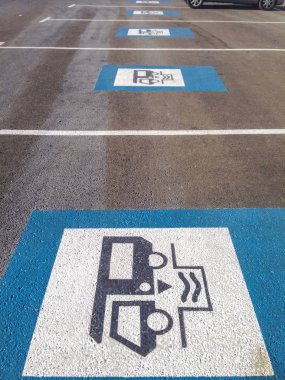 Katta kamp van için damping istasyonu gösteren işaret