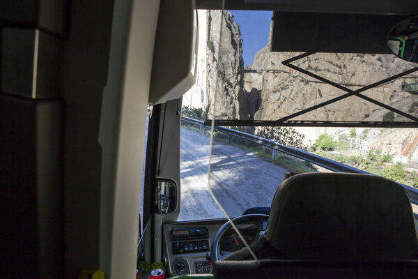 автобус по горным дорогам
