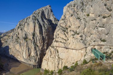 Son iz Caminito del Rey yol boyunca yürüyüş ziyaretçi