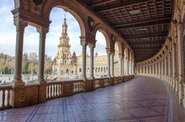 İspanya kare, Plaza de Espana, Seville, İspanya. Sundurma görüntülemek