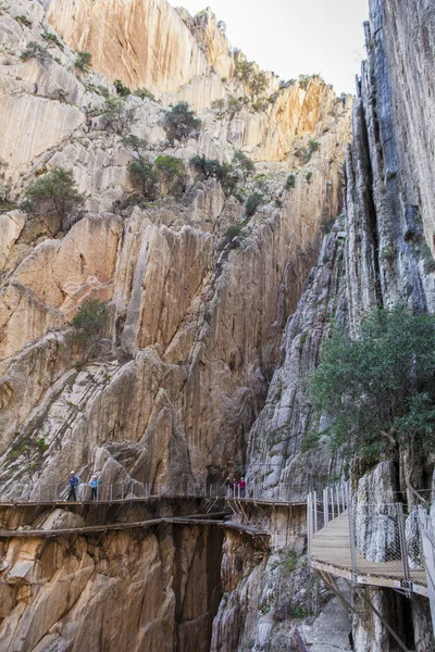 Crevice at Gorge of the Gaitanes and Caminito del Rey path, Mala — Stock Photo, Image