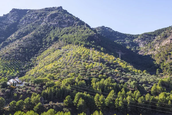 山顶上的 Gaitanes，马拉加峡谷的房子 — 图库照片