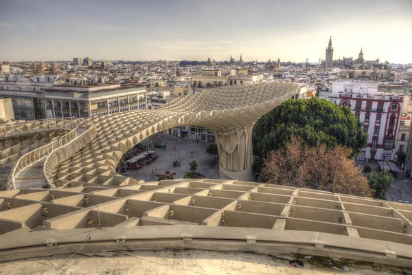 Vistas desde la pasarela sobre el edificio Metropol Parasol, Sevilla , —  Fotos de Stock