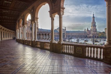 İspanya kare, Plaza de Espana, Seville, İspanya. Sundurma görüntülemek