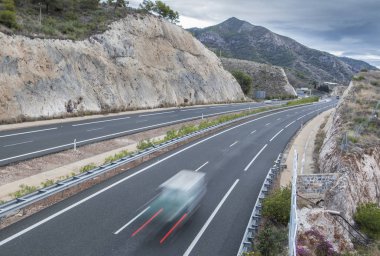 Karayolunda araçların hareket