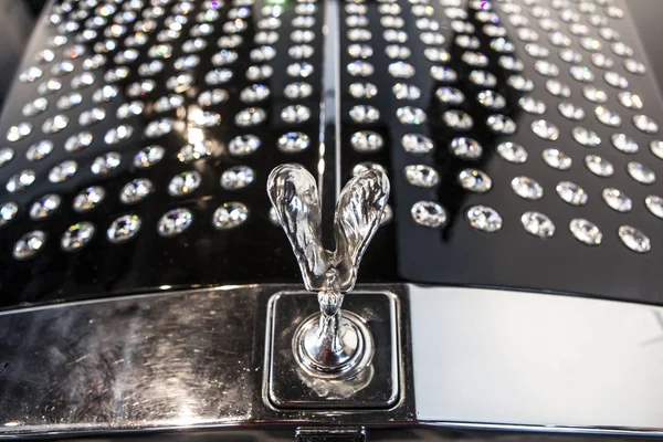 1985 Rolls Royce decorado con cristales de Swarovski — Foto de Stock