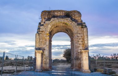 Roma kemer Caparra alacakaranlıkta, Caceres, İspanya