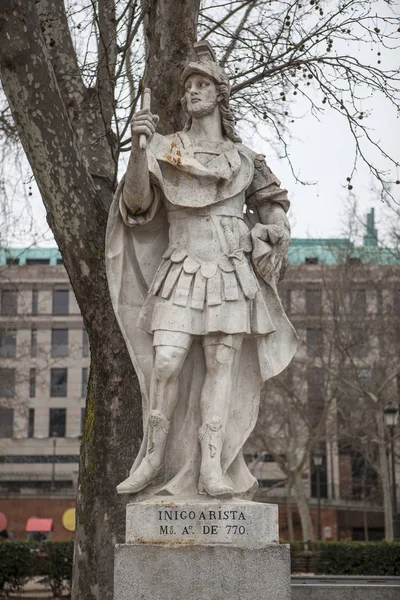 Rzeźba z królem Leovigild Plaza de Oriente, Madryt, Hiszpania — Zdjęcie stockowe