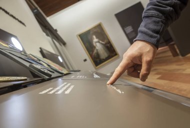 Blind braille dil Müzesi'nde yazısında metin okuma