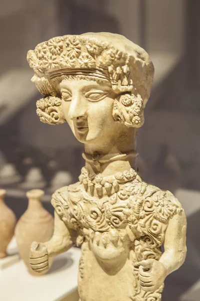 Dama de Ibiza detalhe, uma figura de cerâmica que data do terceiro — Fotografia de Stock