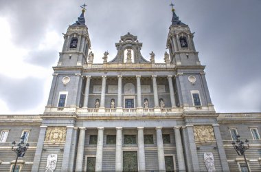 Cathedral La Almudena, İspanya