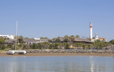 El Rompido marina ve nehir Piedras Sudan, Huelva görülen şehir