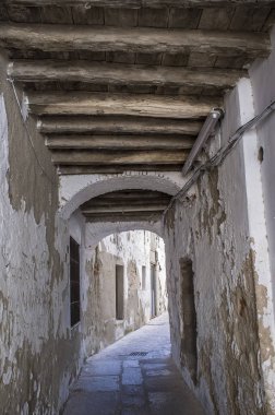 Taş ve Trujillo Caddesi'nin badanalı evler