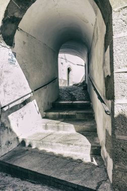 Taş ve Trujillo Caddesi'nin badanalı evler