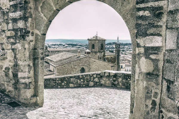 Vista dal lato superiore al centro della città medievale di Trujillo und — Foto Stock